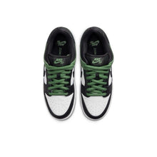 Load image into Gallery viewer, Size 9 - Nike Dunk Pro SB Low Classic Pine Green