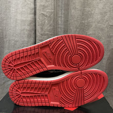 Load image into Gallery viewer, Size 11 - Jordan 1 Retro OG High Patent Bred