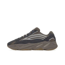 Load image into Gallery viewer, M US7 / W US 8 - adidas Yeezy Boost 700 V2 Mauve