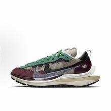 Load image into Gallery viewer, Size 10 - Nike sacai x VaporWaffle SP Villain Red