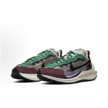 Load image into Gallery viewer, Size 10 - Nike sacai x VaporWaffle SP Villain Red