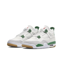 Load image into Gallery viewer, Size  11- Jordan 4 Retro SP x Nike SB Mid Pine Green
