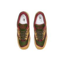 Load image into Gallery viewer, Size 7 - NEW BALANCE 1500 Vision &quot;Made in England&quot; Tan Olive Red
