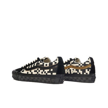 Load image into Gallery viewer, US 8.5 - Vans Vault x TakaHayashi QR Checkboard Black
