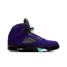 Load image into Gallery viewer, Size 8.5 - Jordan 5 Retro Alternate Grape
