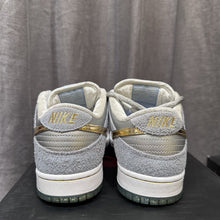 Load image into Gallery viewer, Size 7 - Nike SB Dunk Low Sean Cliver
