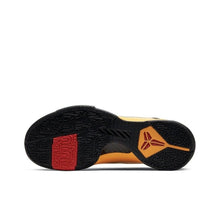 Load image into Gallery viewer, Size 9 - Nike Kobe 5 Protro &#39;Bruce Lee&#39;
