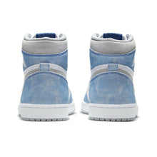 Load image into Gallery viewer, US 10.5 - Air Jordan 1 Retro High OG Hyper Royal university blue unc
