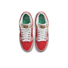 Load image into Gallery viewer, Size 7.5 - Nike Stingwater x Dunk SB Low Magic Mushroom
