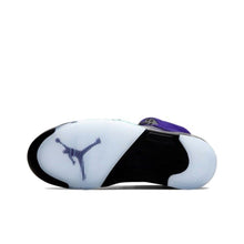 Load image into Gallery viewer, Size 8.5 - Jordan 5 Retro Alternate Grape
