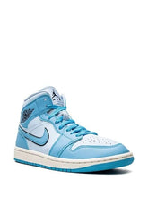 Load image into Gallery viewer, Size 8.5 - Jordan 1 Mid UNC Ice Blue
