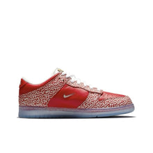 Load image into Gallery viewer, Size 7.5 - Nike Stingwater x Dunk SB Low Magic Mushroom
