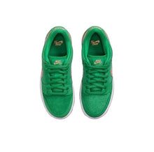 Load image into Gallery viewer, Size 7 - Nike SB Dunk Low Pro St. Patrick&#39;s Day
