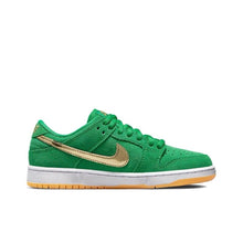 Load image into Gallery viewer, Size 7 - Nike SB Dunk Low Pro St. Patrick&#39;s Day
