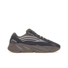 Load image into Gallery viewer, M US7 / W US 8 - adidas Yeezy Boost 700 V2 Mauve
