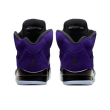 Load image into Gallery viewer, Size 8.5 - Jordan 5 Retro Alternate Grape
