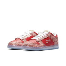 Load image into Gallery viewer, Size 7.5 - Nike Stingwater x Dunk SB Low Magic Mushroom
