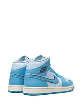 Load image into Gallery viewer, Size 8.5 - Jordan 1 Mid UNC Ice Blue
