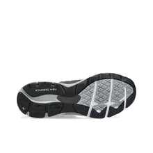 Load image into Gallery viewer, US 9.5 - New Balance 920 Made in England Sport Block Black Red M920SKR
