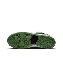 Load image into Gallery viewer, Size 9 - Nike Dunk Pro SB Low Classic Pine Green
