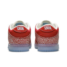 Load image into Gallery viewer, Size 7.5 - Nike Stingwater x Dunk SB Low Magic Mushroom
